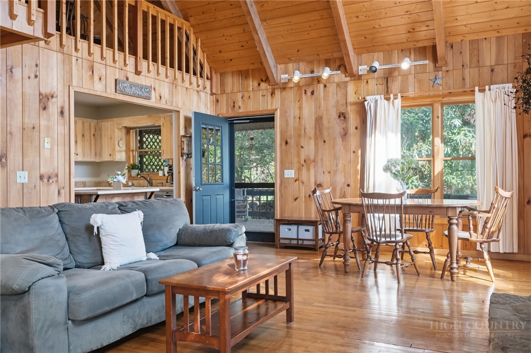 83 Pine Ridge Loop Property Photo 4
