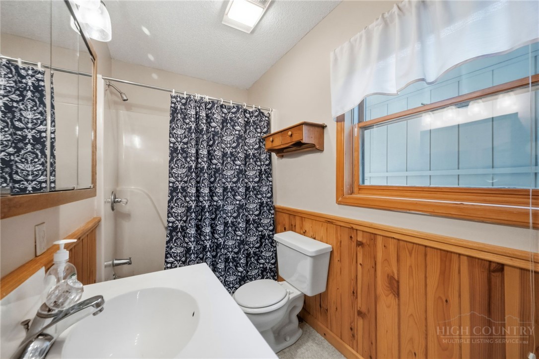 83 Pine Ridge Loop Property Photo 10