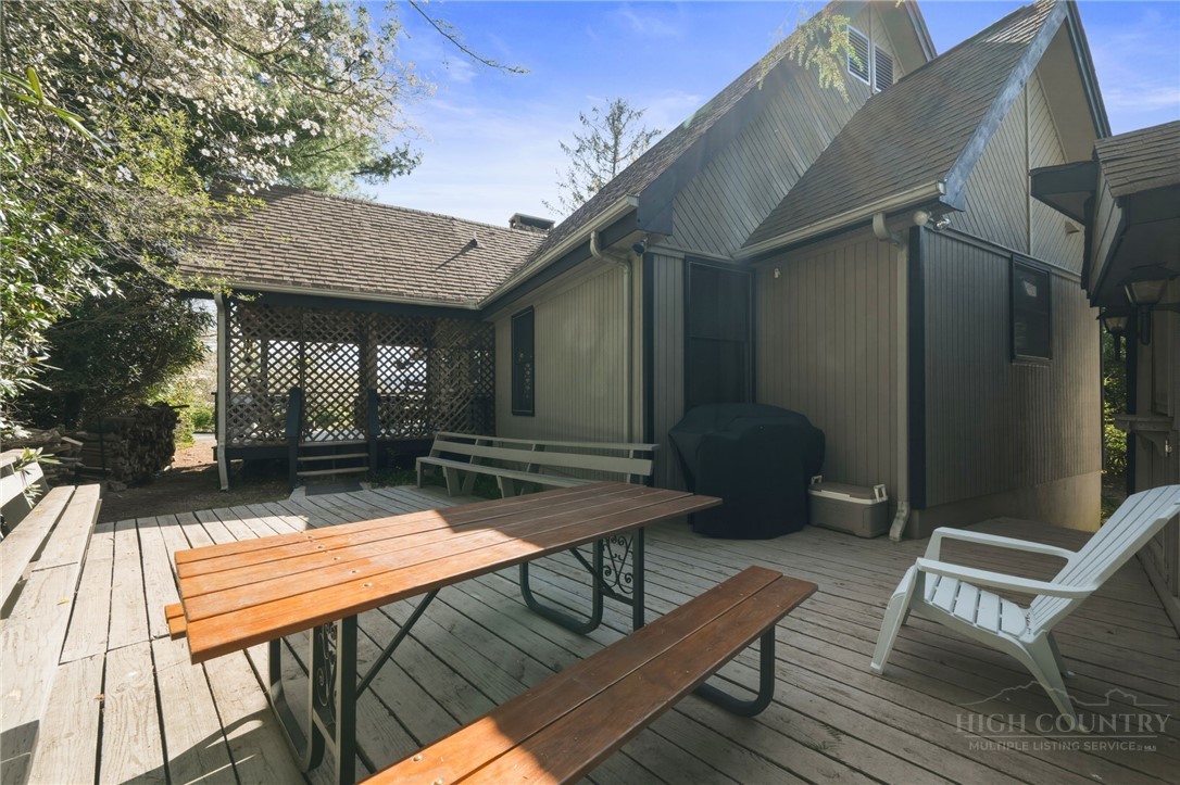 83 Pine Ridge Loop Property Photo 28