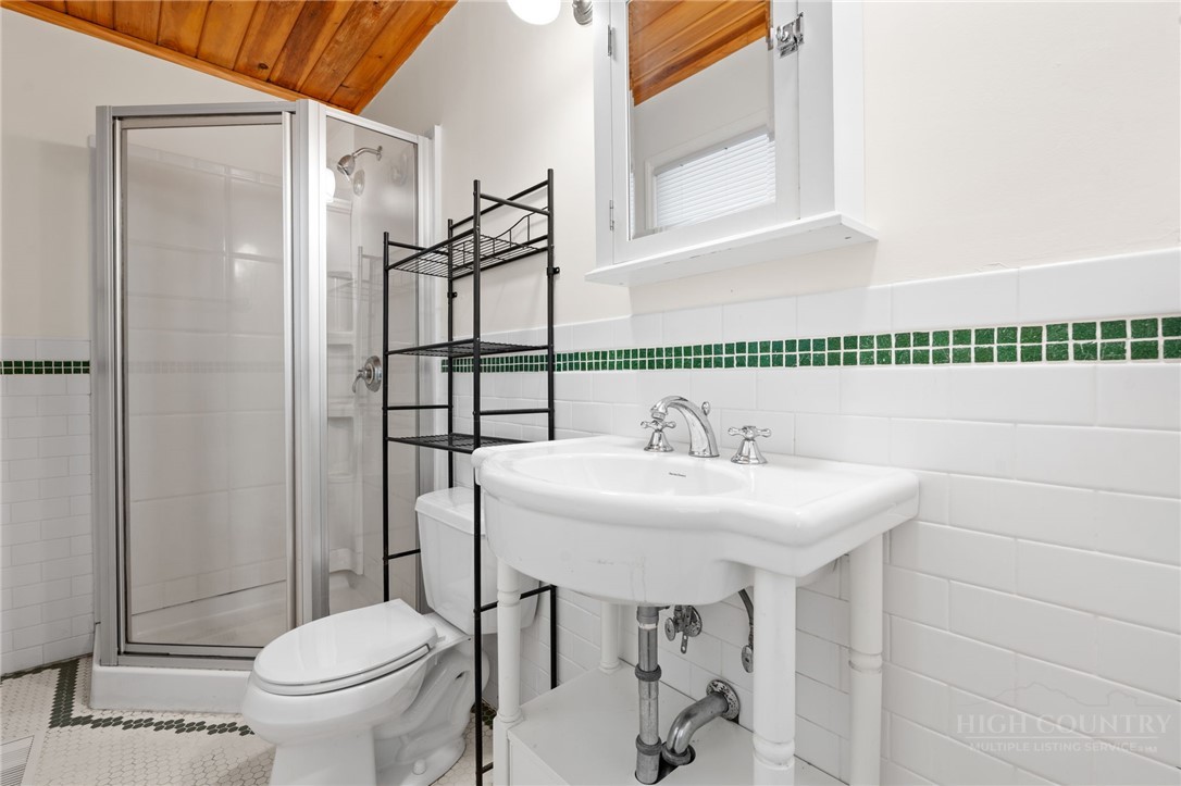 172 Park Street Property Photo 25