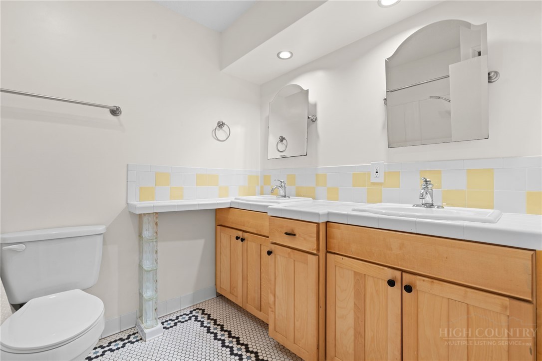 172 Park Street Property Photo 29