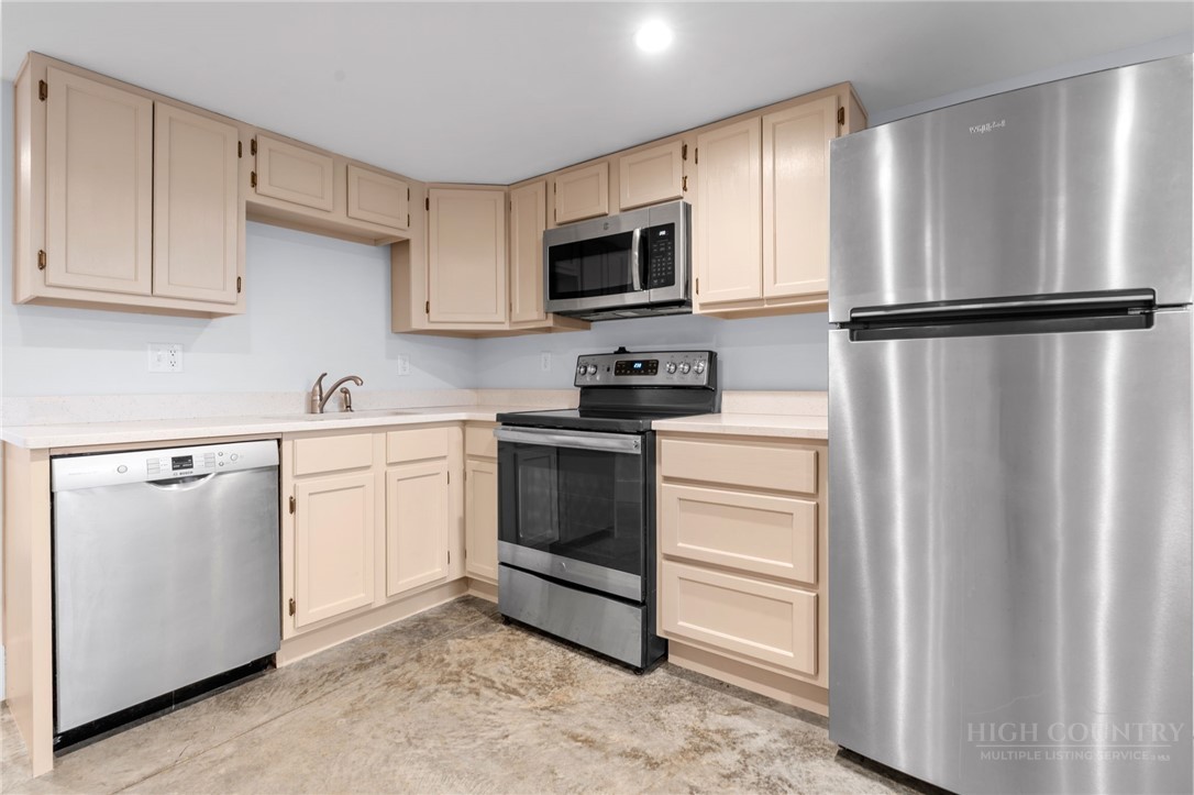 172 Park Street Property Photo 40