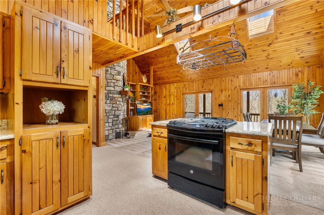 1584 Hattie Hill Road Property Photo 10