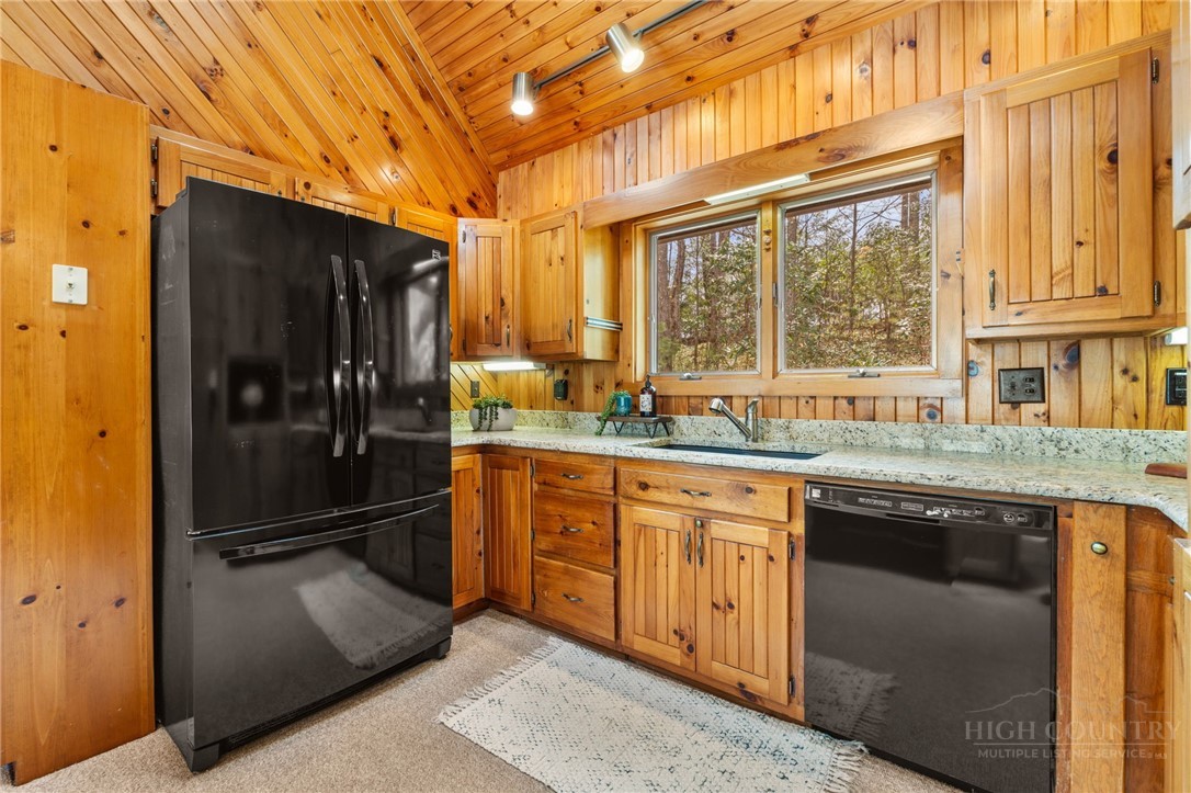 1584 Hattie Hill Road Property Photo 11