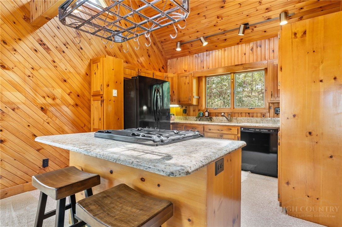 1584 Hattie Hill Road Property Photo 12
