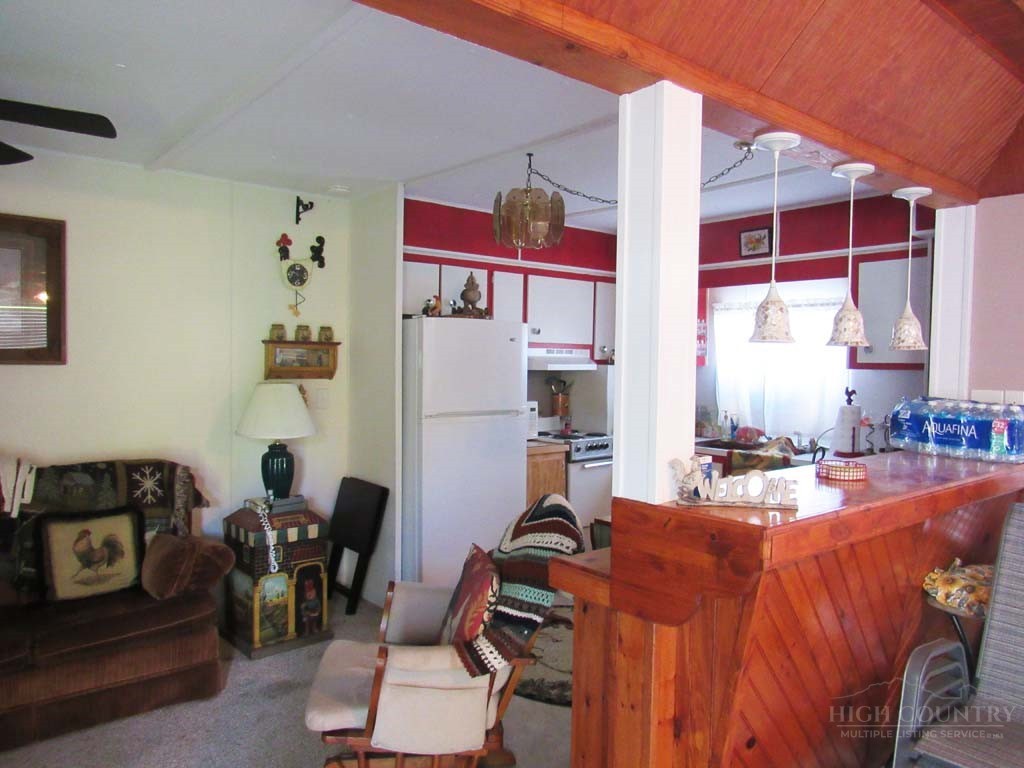 274/272 Raccoon Hollow Property Photo 7