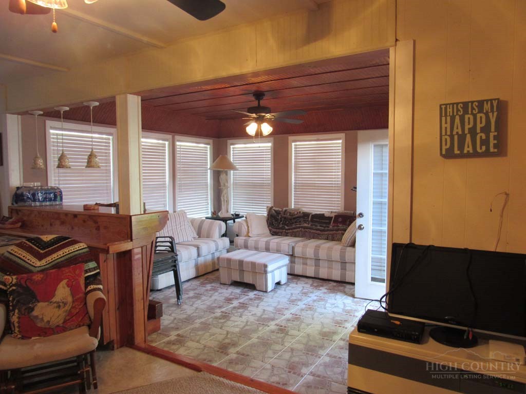 274/272 Raccoon Hollow Property Photo 27