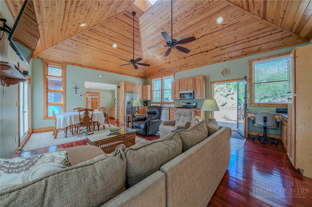 426 Cook Town Road Property Photo 15