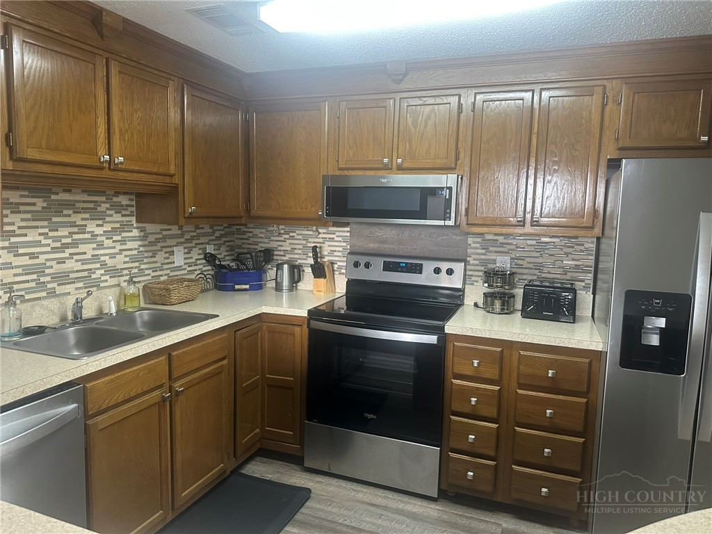 303 Sugar Top Drive 3827 Property Photo 7