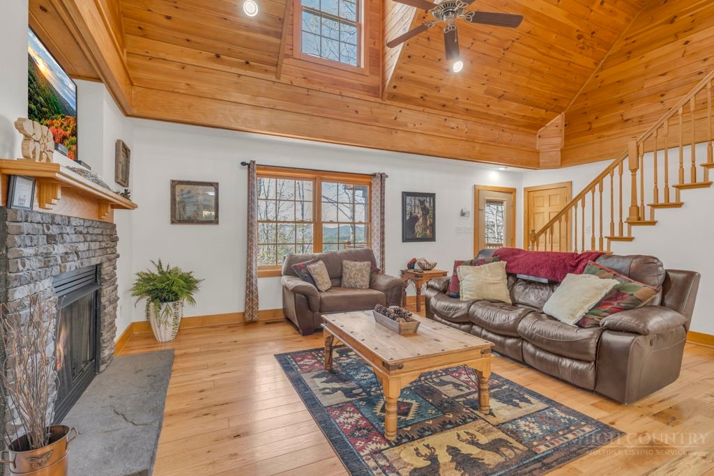 672 Cedar Trail Property Photo 3