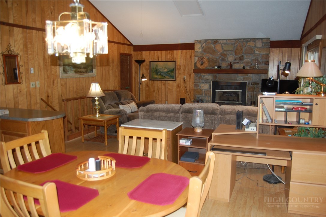 61 Dew Drop Loop Property Photo 3