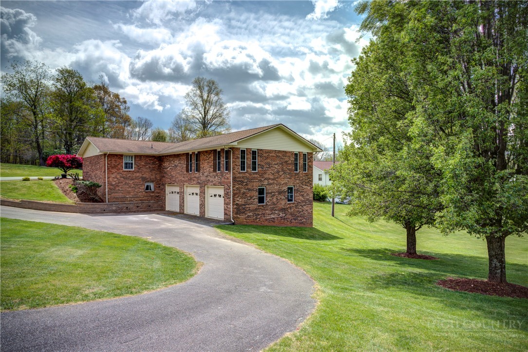 175 Sunset Drive Property Photo 8