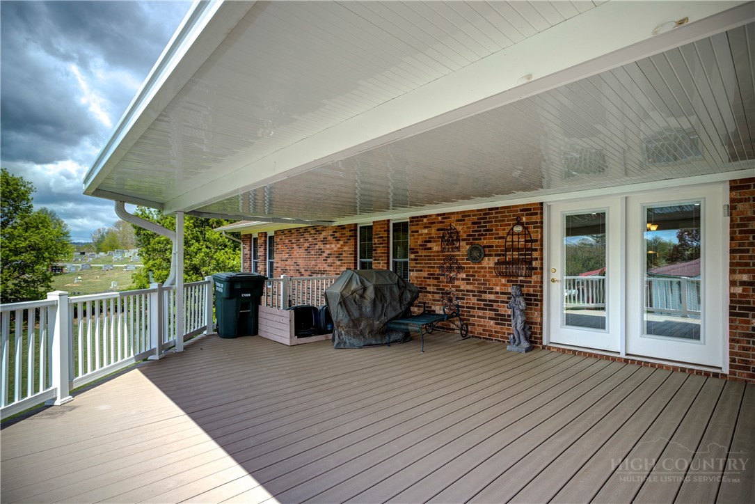 175 Sunset Drive Property Photo 11