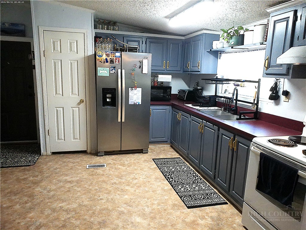 2230 Old Highway 16 Highway Property Photo 6