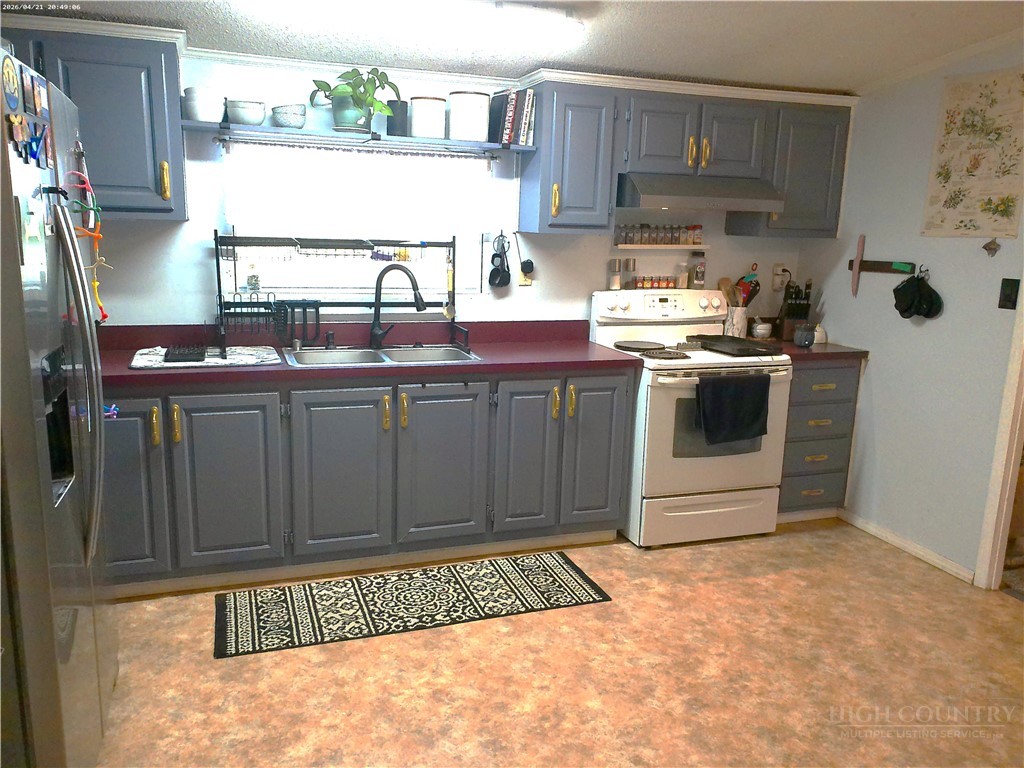 2230 Old Highway 16 Highway Property Photo 7
