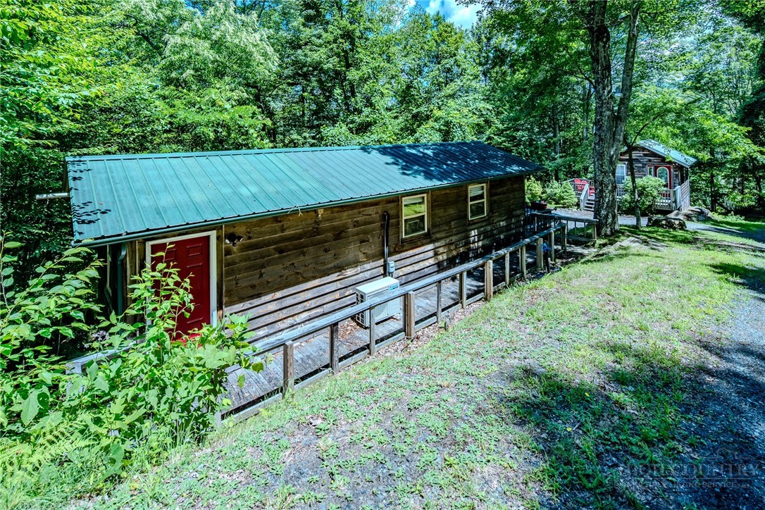 37 Shadow Stream Lane Property Photo 1