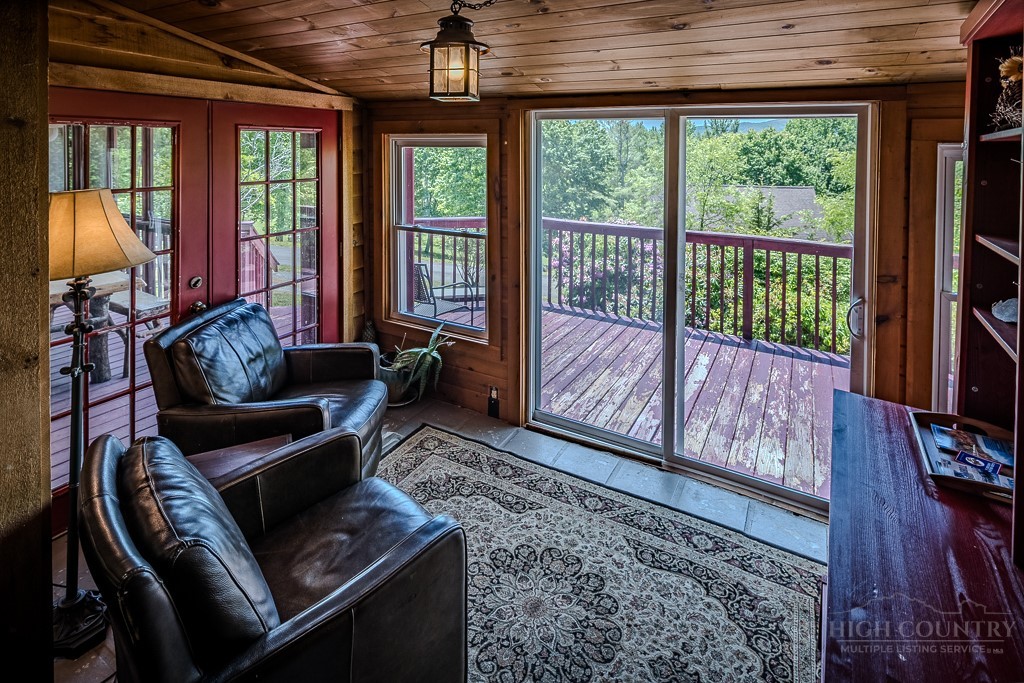 386 Fall Creek Meadows Lane Property Photo 9