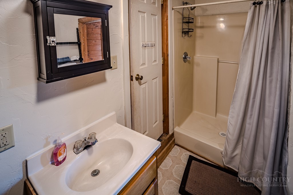 386 Fall Creek Meadows Lane Property Photo 19