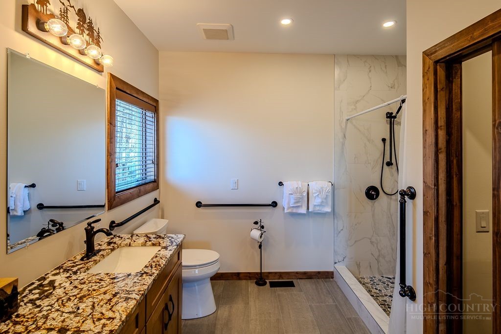 701 Beech Mountain Parkway Property Photo 15
