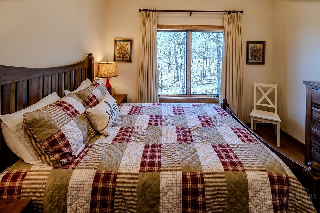 701 Beech Mountain Parkway Property Photo 17