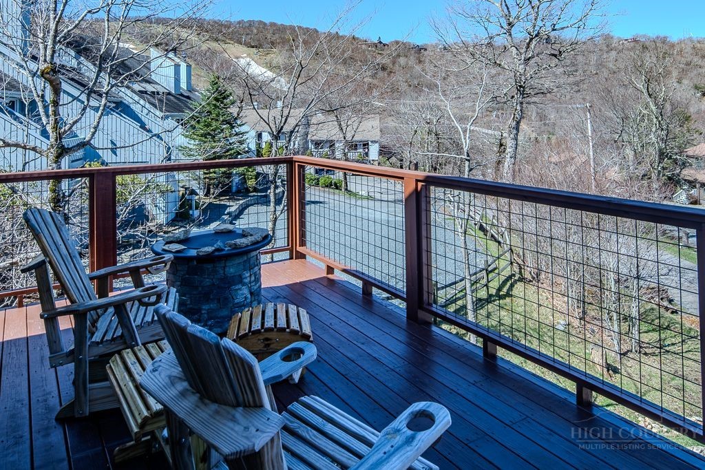 701 Beech Mountain Parkway Property Photo 24