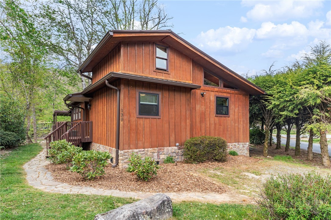 139 Golden Rod Loop Property Photo 1