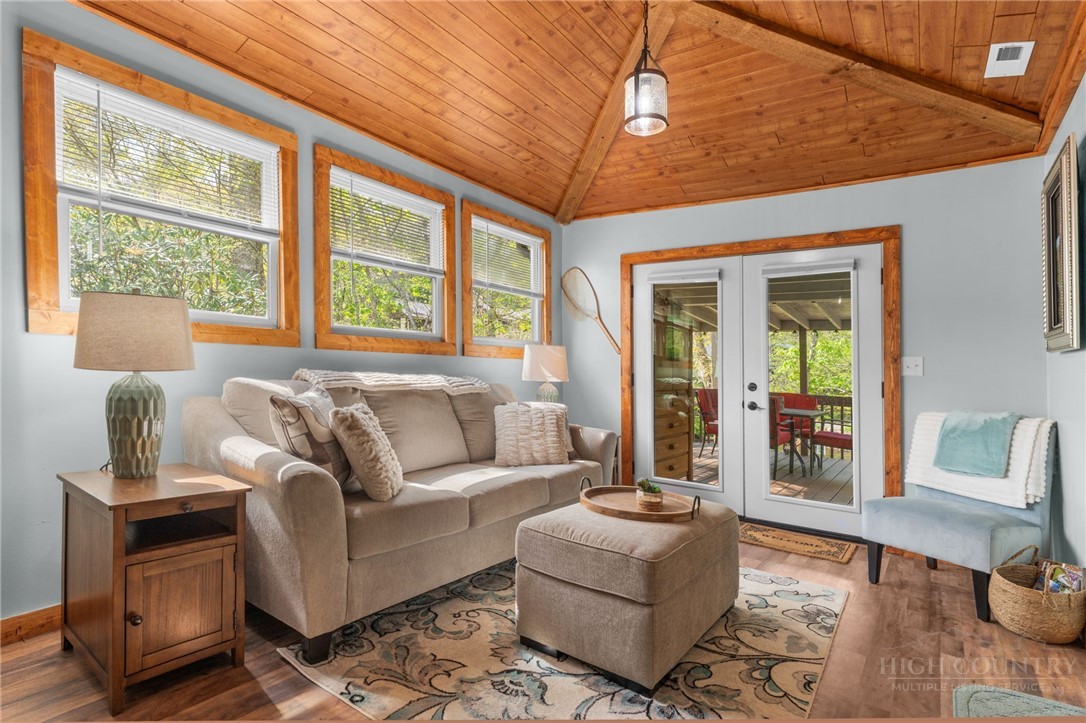 139 Golden Rod Loop Property Photo 8