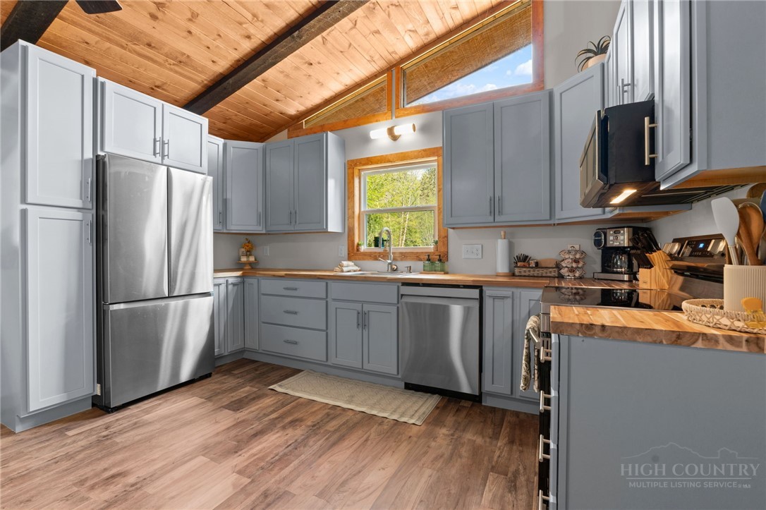 139 Golden Rod Loop Property Photo 10