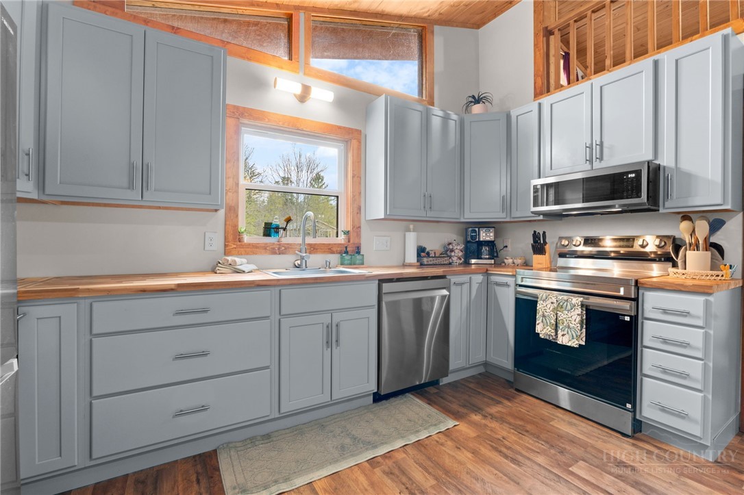139 Golden Rod Loop Property Photo 12