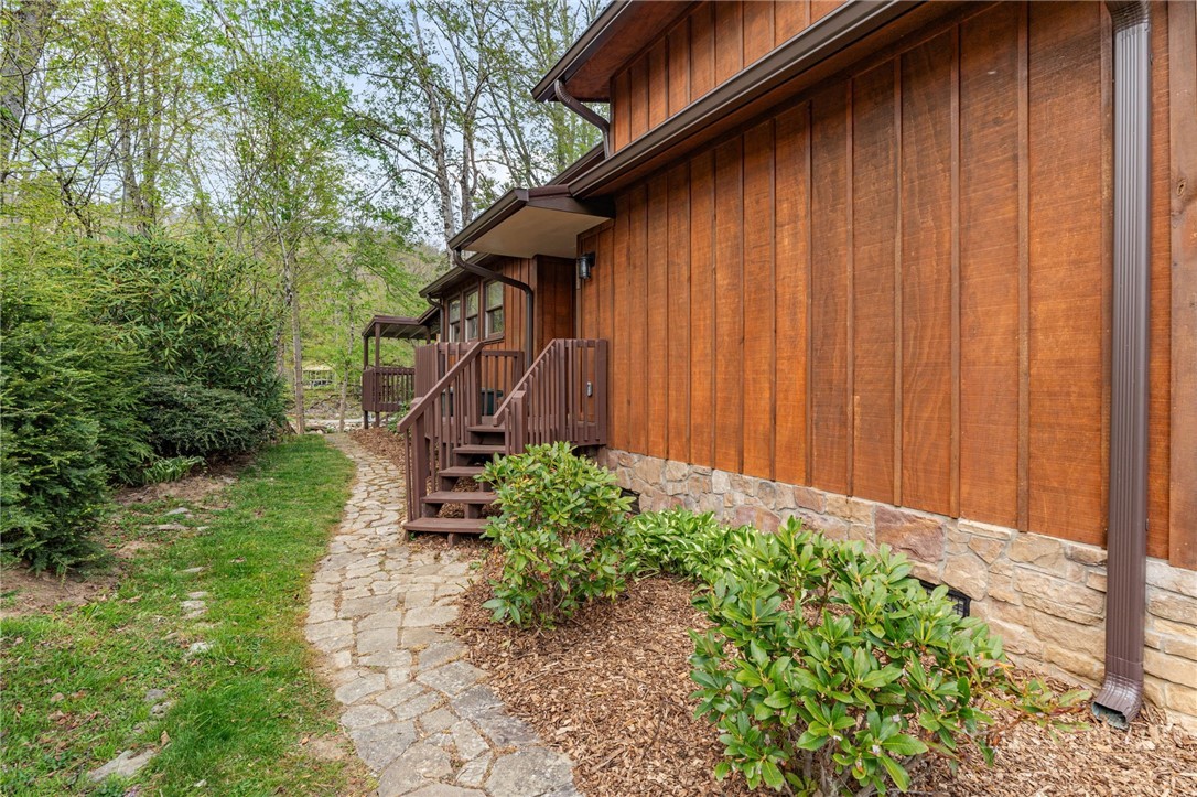 139 Golden Rod Loop Property Photo 28