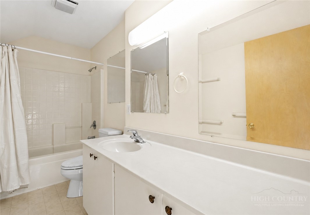 222 Sorrento Drive Property Photo 18