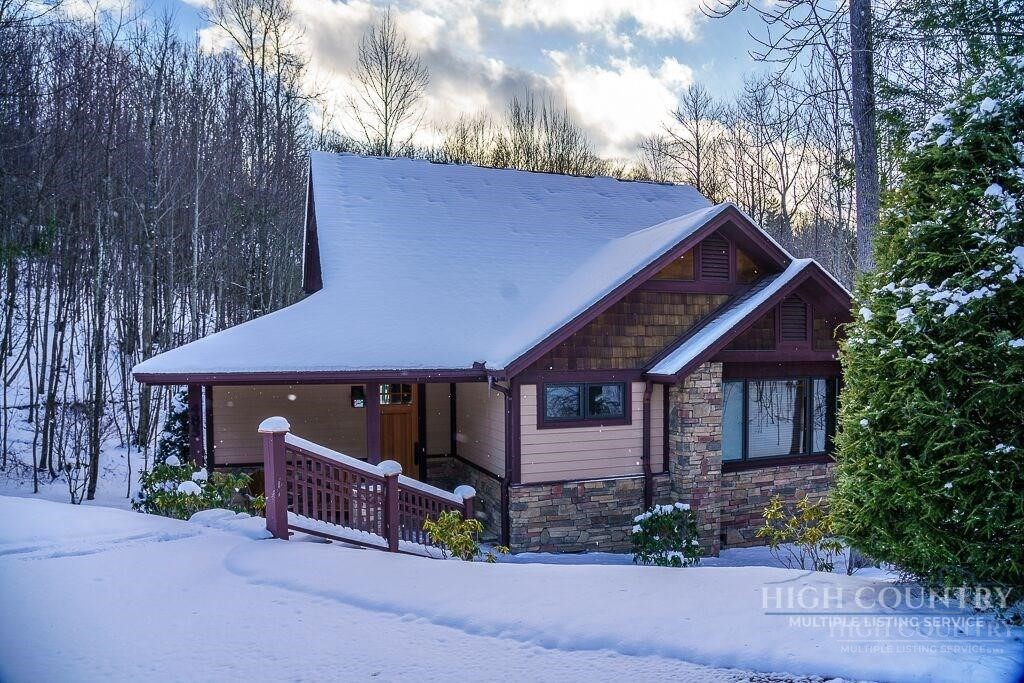 485 Woodlake Loop Road Property Photo 4