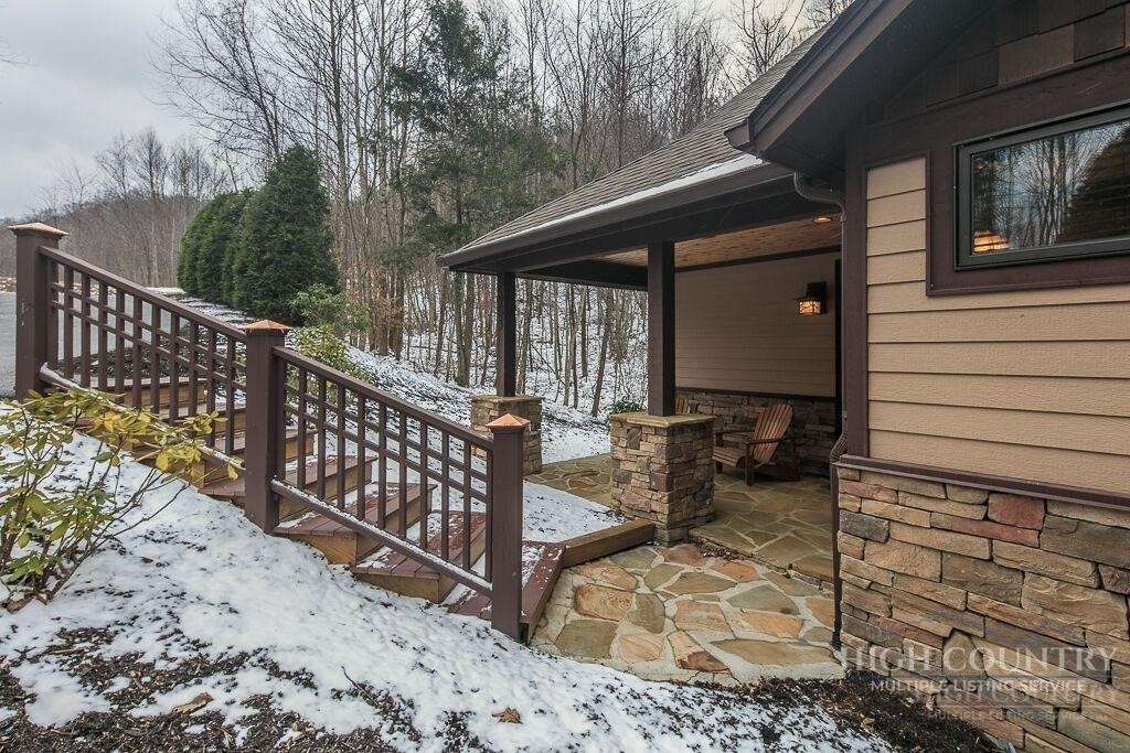 485 Woodlake Loop Road Property Photo 6