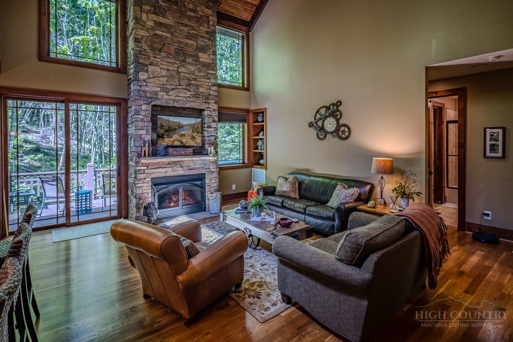 485 Woodlake Loop Road Property Photo 9