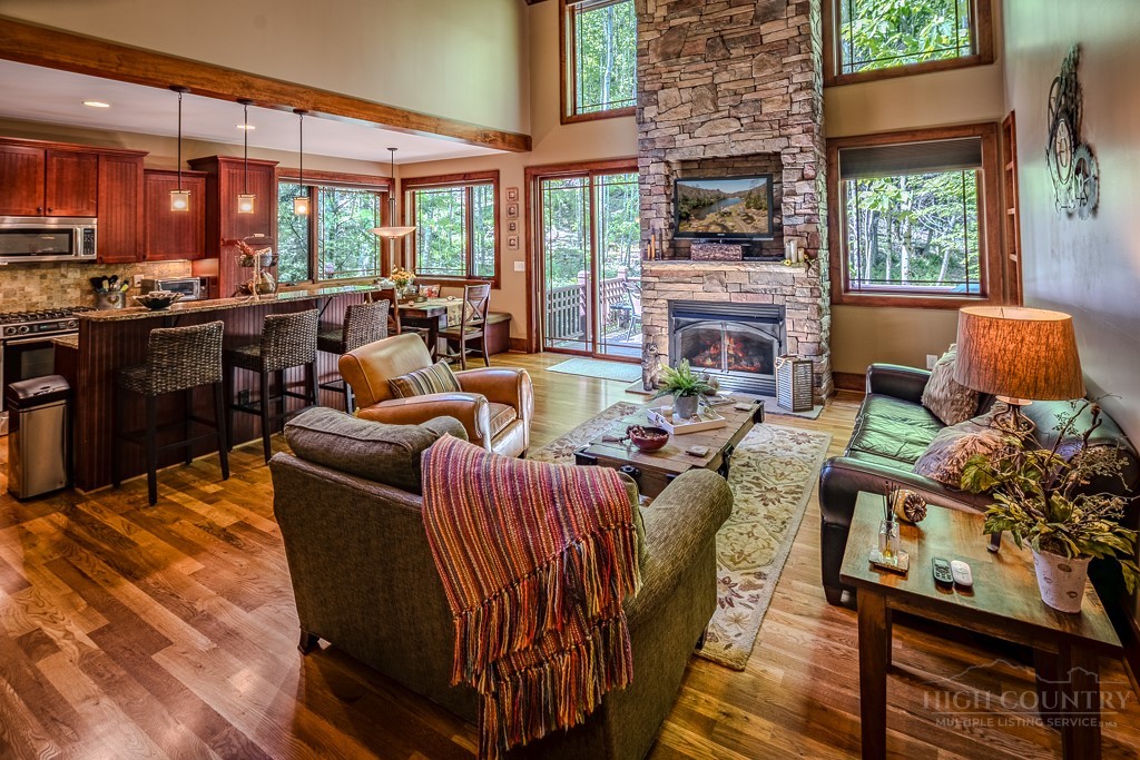 485 Woodlake Loop Road Property Photo 10