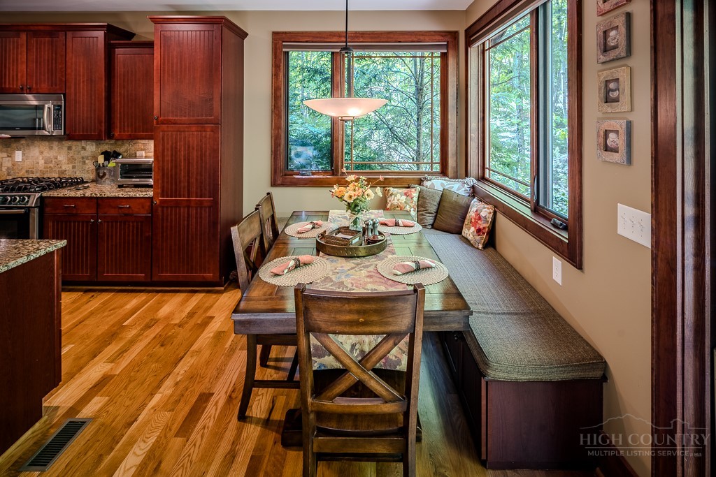 485 Woodlake Loop Road Property Photo 12