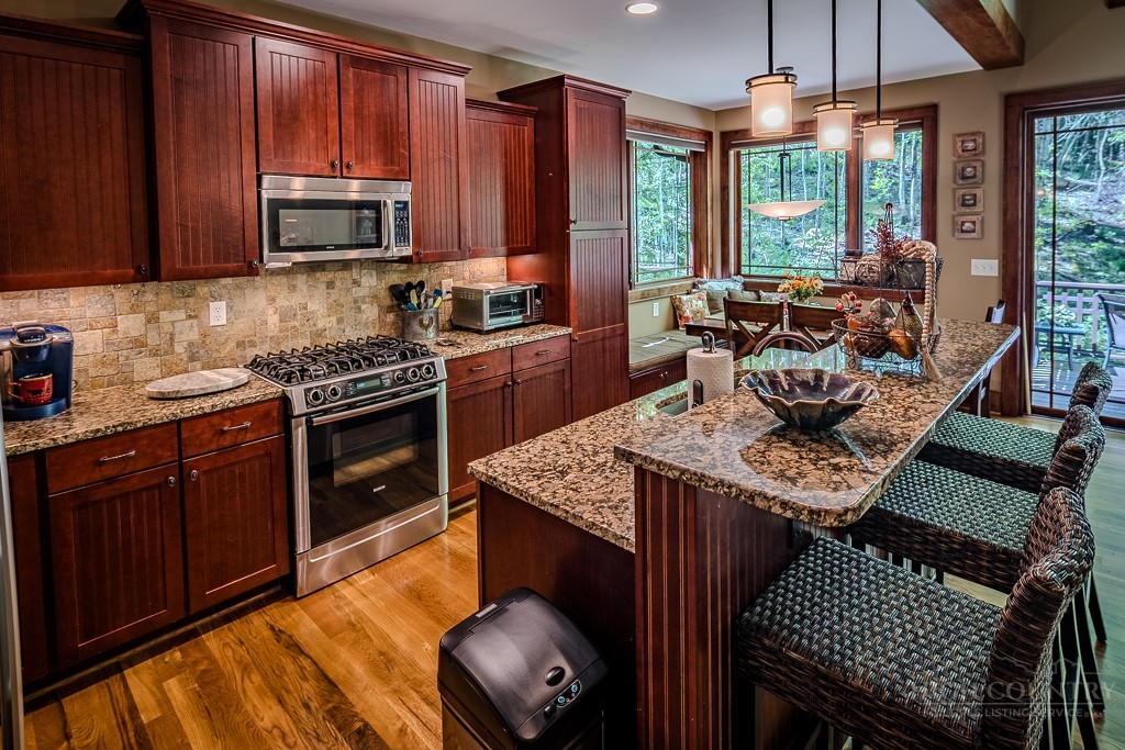 485 Woodlake Loop Road Property Photo 14