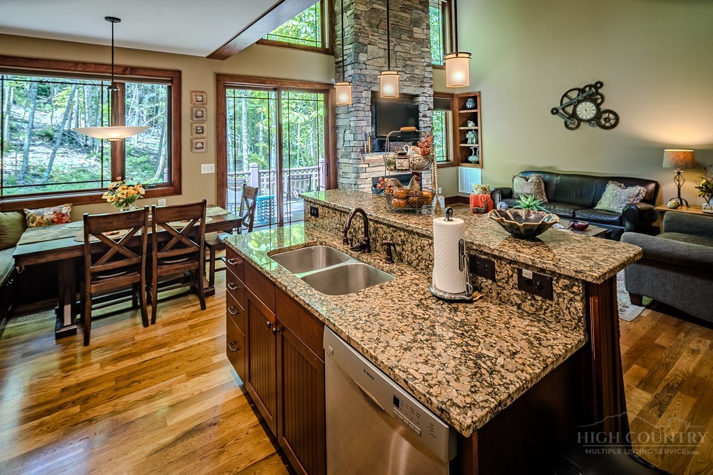 485 Woodlake Loop Road Property Photo 16