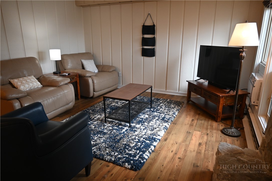 111 Courtside Lane B-9 Property Photo 4