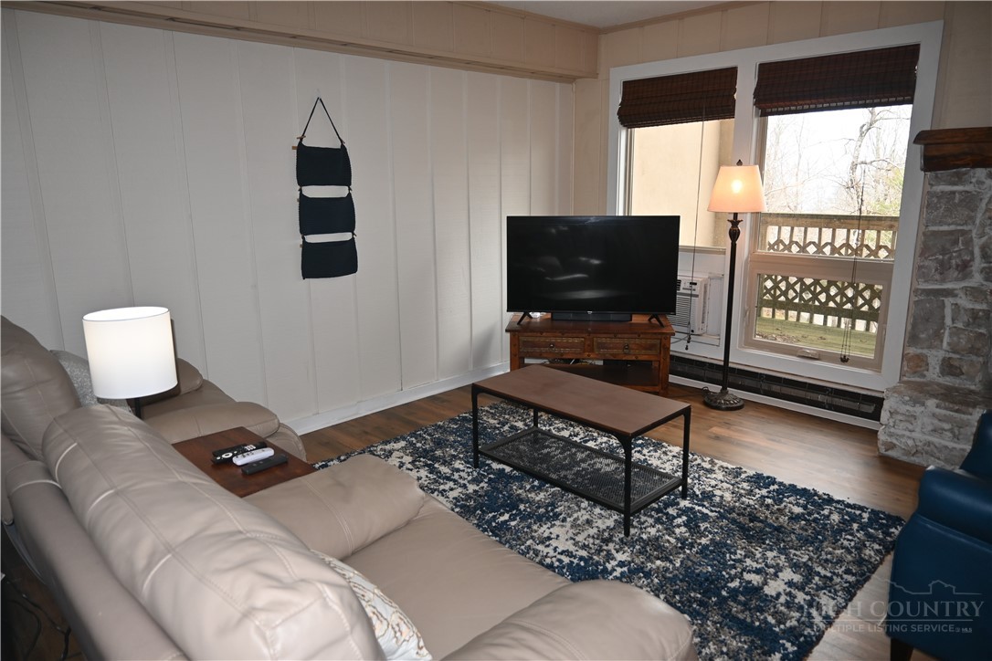 111 Courtside Lane B-9 Property Photo 9