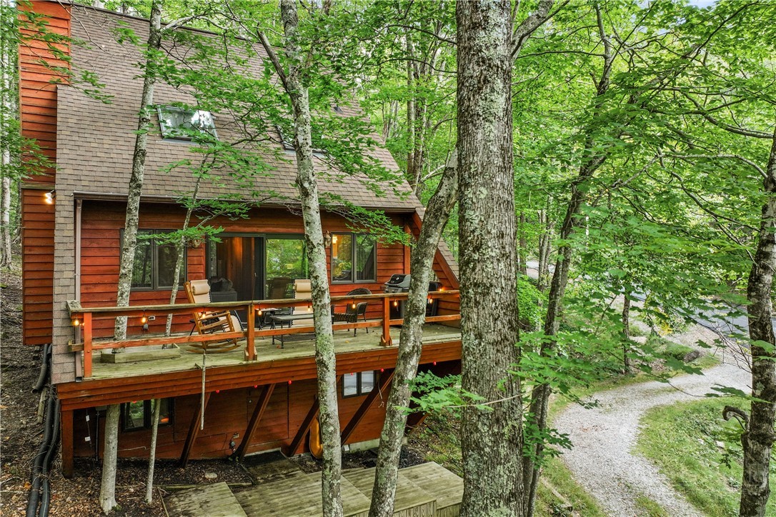 203 Shagbark Road Property Photo 1