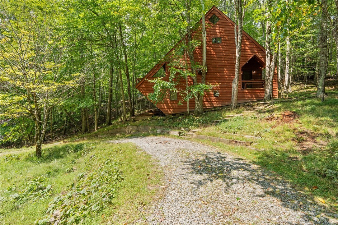 203 Shagbark Road Property Photo 2