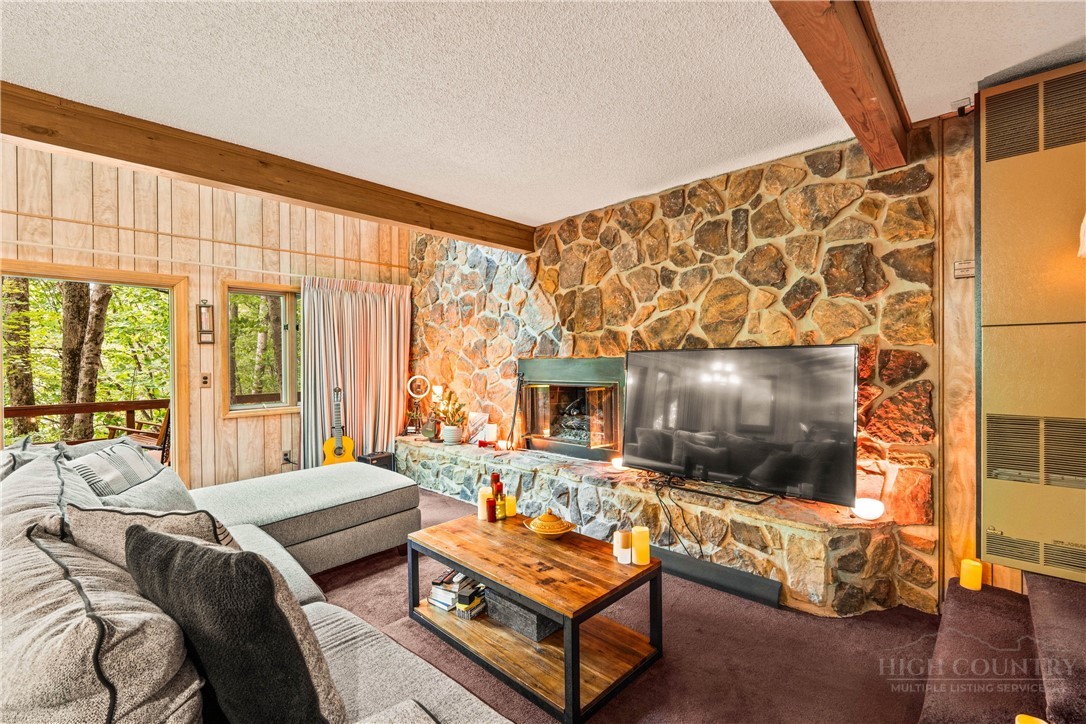 203 Shagbark Road Property Photo 3