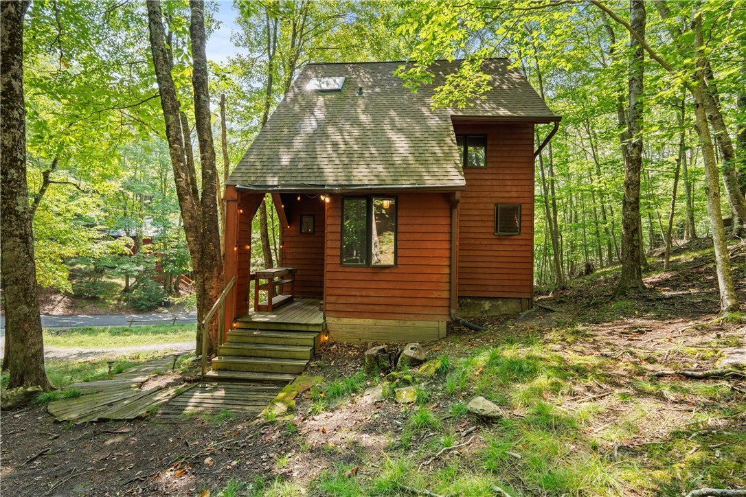 203 Shagbark Road Property Photo 14