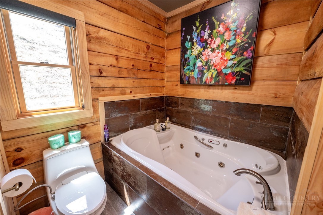 1358 Sugar Mountain Drive Property Photo 27