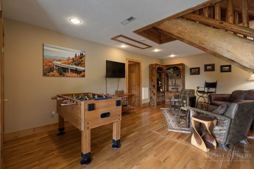 950 Atria Lane Property Photo 8