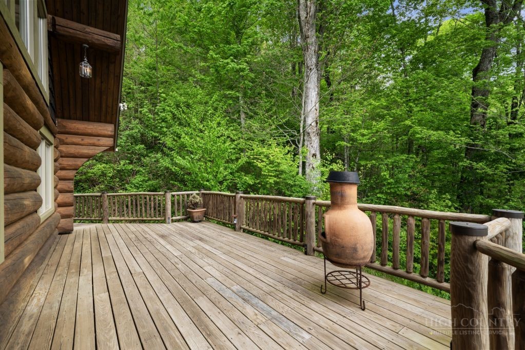 950 Atria Lane Property Photo 32