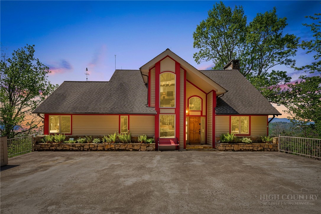 206 Twin Springs Road Property Photo 3