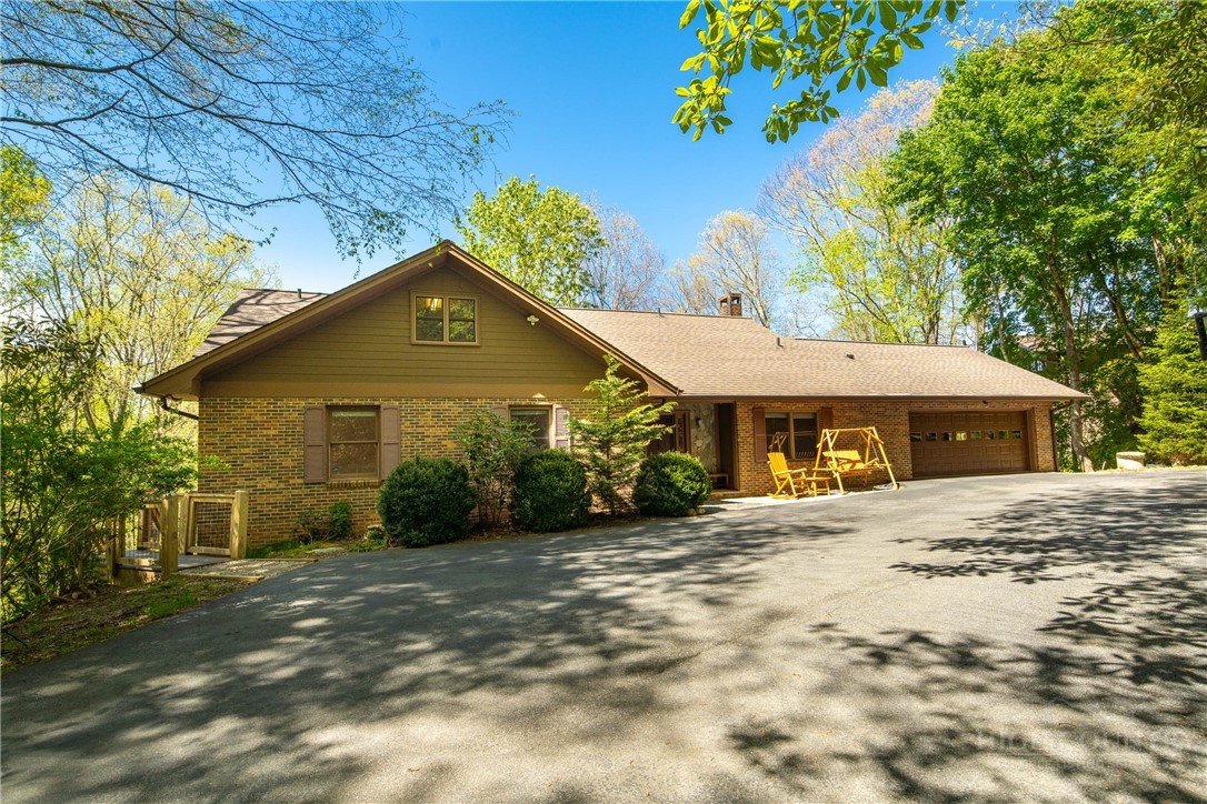 239 Eagle Drive Property Photo 1