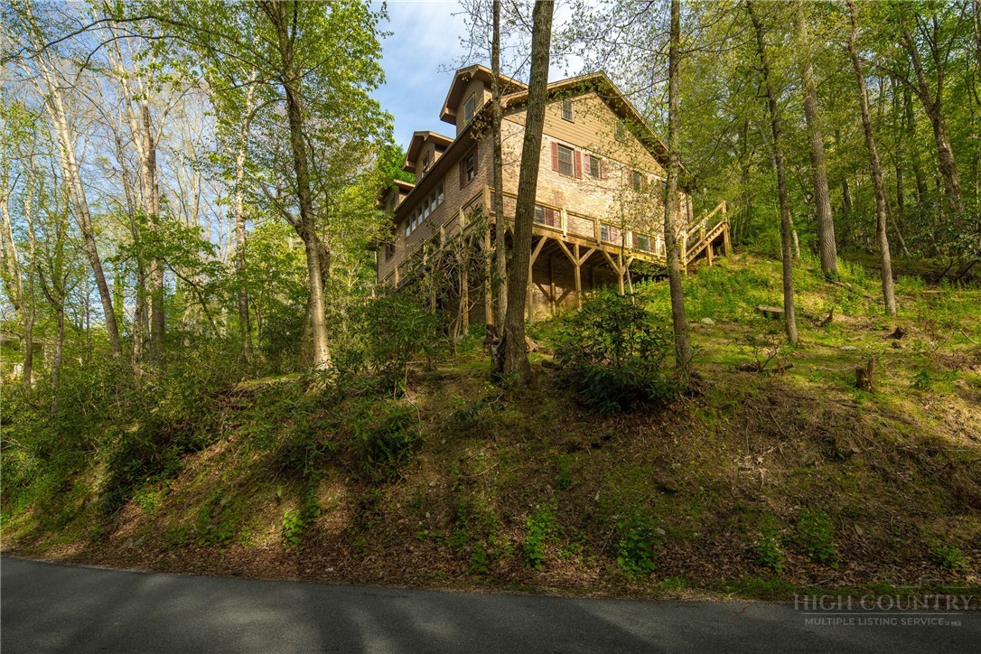 239 Eagle Drive Property Photo 2